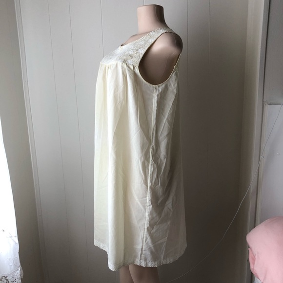 Pale Yellow House Dress - Picture 4 of 7